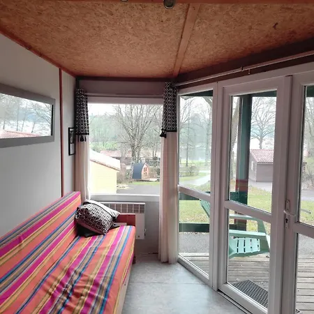 Simple Au L'etruyere Au * La Tardiere